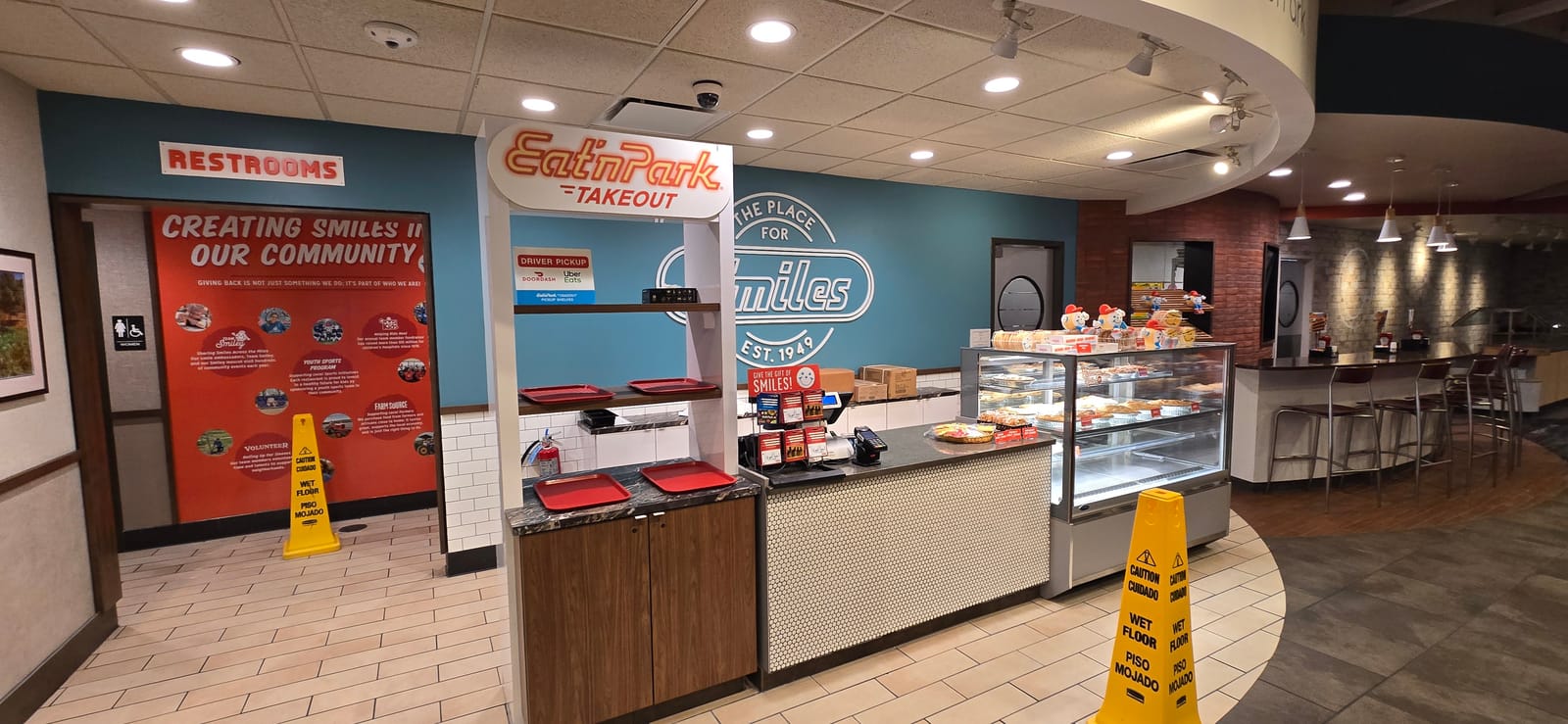 Eat'n Park Takeout Counter & Cash Stand