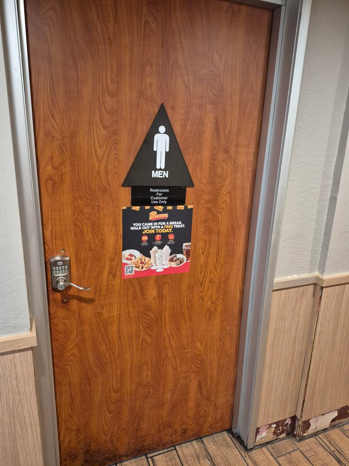 Laminated Door — Denny's